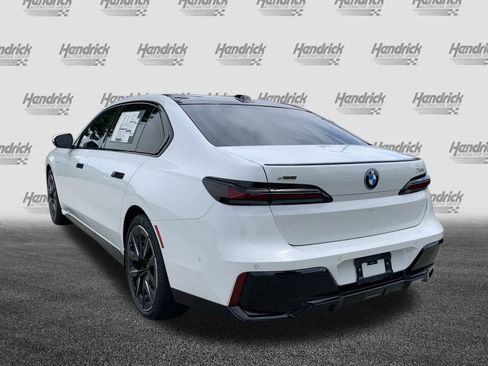 New 2025 BMW 750e xDrive image 7