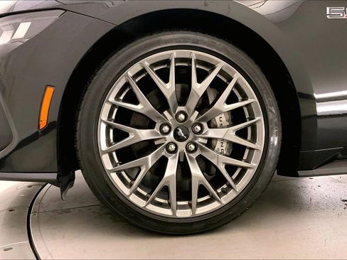 Used 2024 Ford Mustang GT Premium image 8