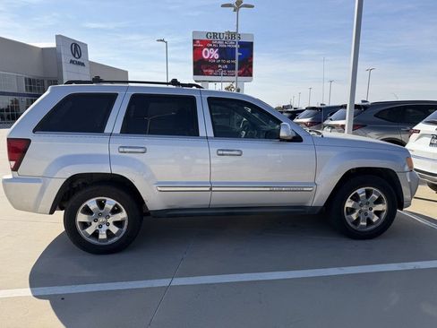 Used 2009 Jeep Grand Cherokee Limited image 2