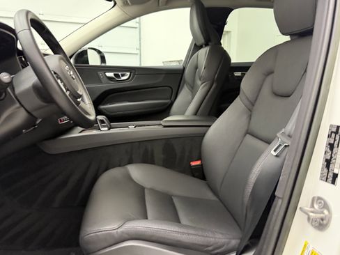 Used 2023 Volvo XC60 B5 Plus w/ Climate Package image 12