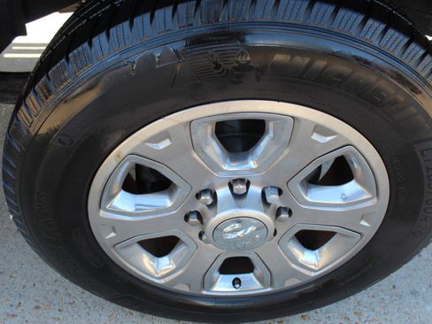 Used 2017 RAM 2500 Big Horn image 37