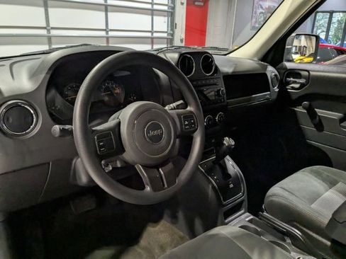 Used 2016 Jeep Patriot Sport image 26