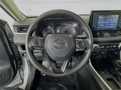Used 2021 Toyota RAV4 XLE w/ Convenience Package FWD image 15