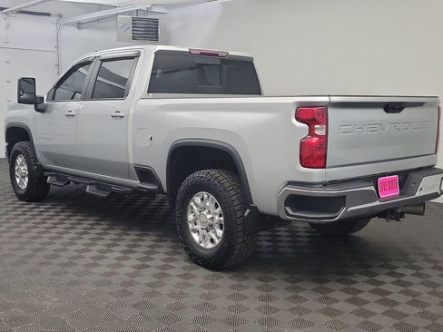 Used 2021 Chevrolet Silverado 2500 LT w/ Convenience Package image 3