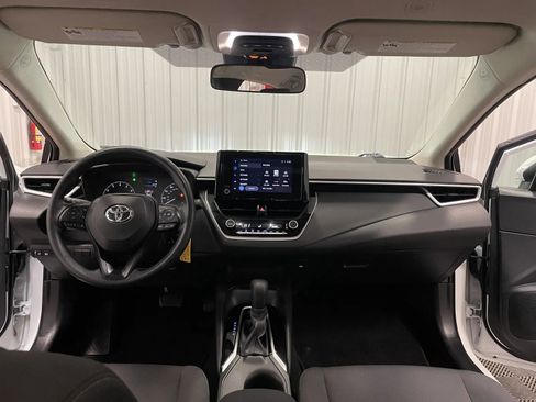 Used 2024 Toyota Corolla LE image 28