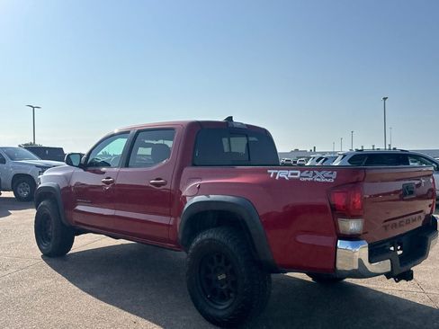 Used 2017 Toyota Tacoma TRD Off-Road w/ Tow Package (A/T) AWD/4WD image 12