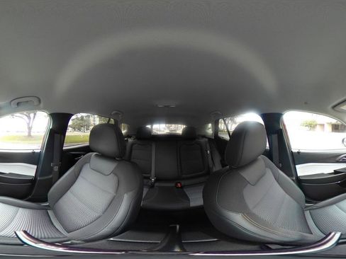 Used 2025 Chevrolet Trax LT image 36