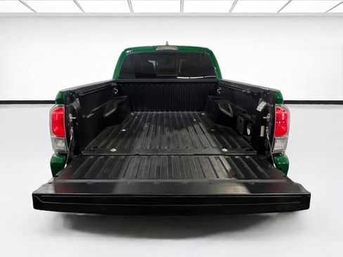 Used 2021 Toyota Tacoma TRD Sport w/ Technology Package RWD image 17