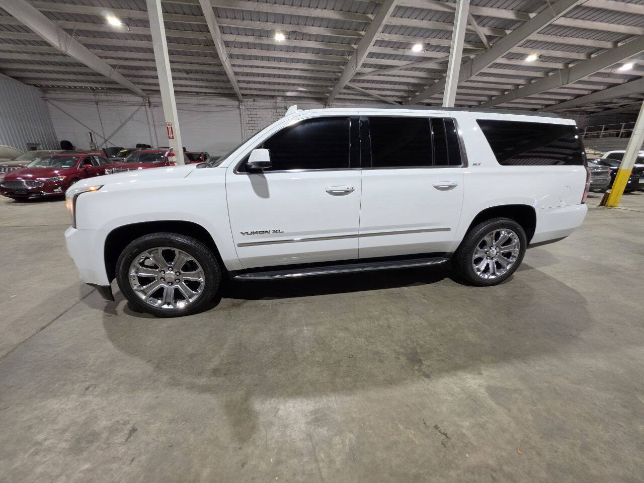 Used 2018 GMC Yukon XL SLT w/ Premium Edition AWD/4WD image 4