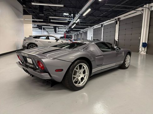 Used 2006 Ford GT RWD image 8