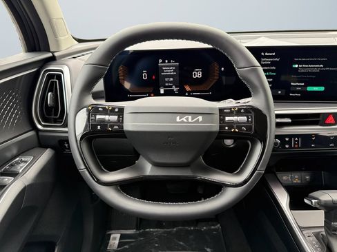 Certified 2026 Kia Sorento LX FWD image 12
