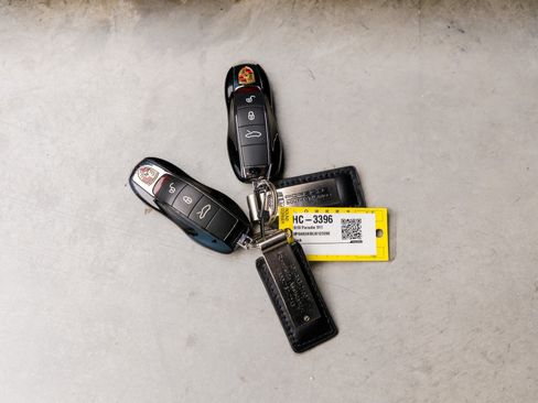 Used 2018 Porsche 911 Carrera 4S image 34