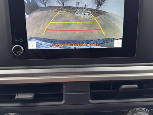 Used 2025 Toyota 4Runner SR5 image 18