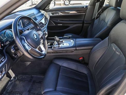 Used 2017 BMW 740e xDrive image 16