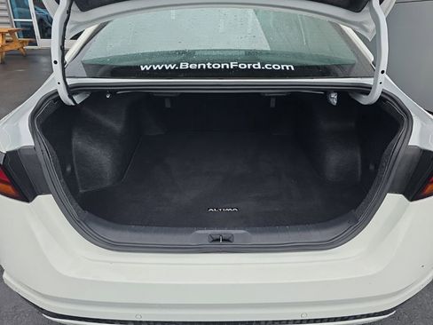 Used 2025 Nissan Altima 2.5 SV FWD image 7