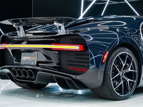 Used 2020 Bugatti Chiron AWD/4WD image 14