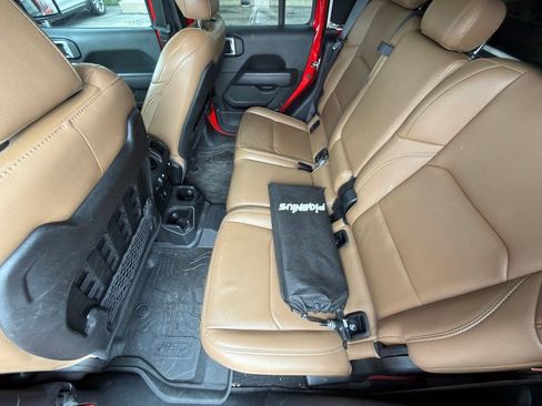 Used 2021 Jeep Gladiator Rubicon w/ Dual Top Group AWD/4WD image 14