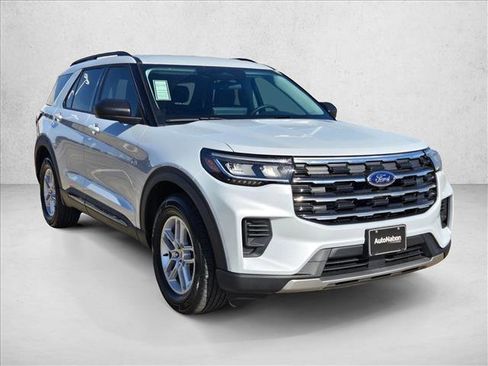 New 2026 Ford Explorer Active RWD image 7