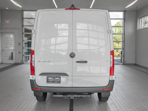 Used 2025 Mercedes-Benz Sprinter 2500 image 13