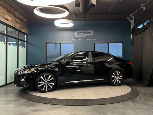 Used 2020 Nissan Altima 2.0 SR image 7