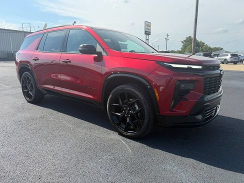 Used 2025 Chevrolet Traverse RS w/ LPO, Cargo Package FWD image 41