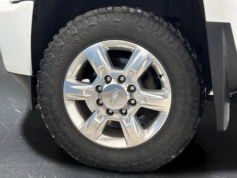 Used 2018 Chevrolet Silverado 2500 LTZ image 36