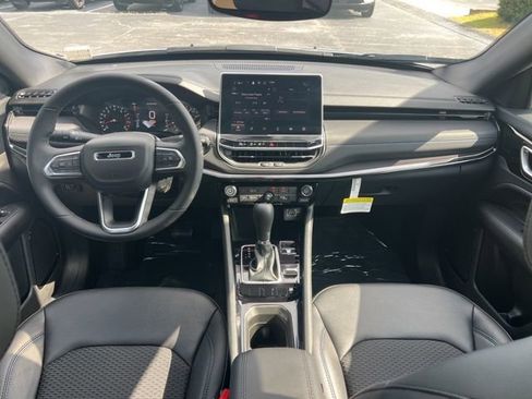 New 2026 Jeep Compass Latitude image 21