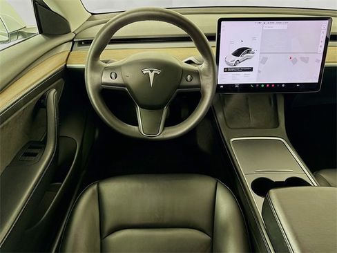 Used 2021 Tesla Model 3 Standard Range Plus image 36