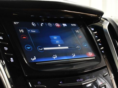 Used 2019 Cadillac Escalade Premium Luxury image 19