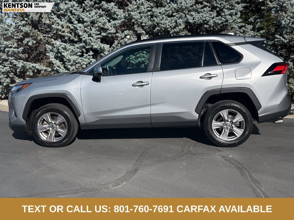 Used 2023 Toyota RAV4 XLE AWD/4WD image 4