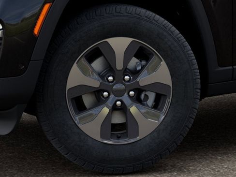 Used 2025 Jeep Grand Cherokee Limited 4xe w/ Luxury Tech Group II image 18