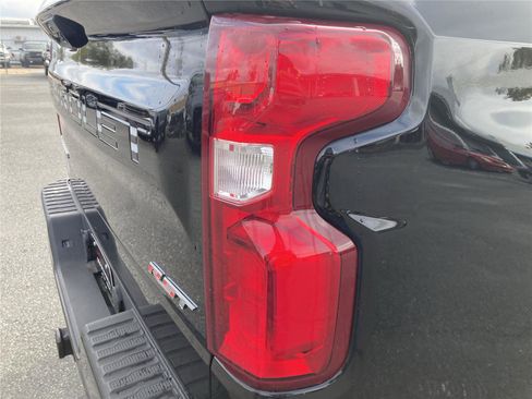 Used 2023 Chevrolet Silverado 1500 RST w/ Z71 Off-Road Package image 11