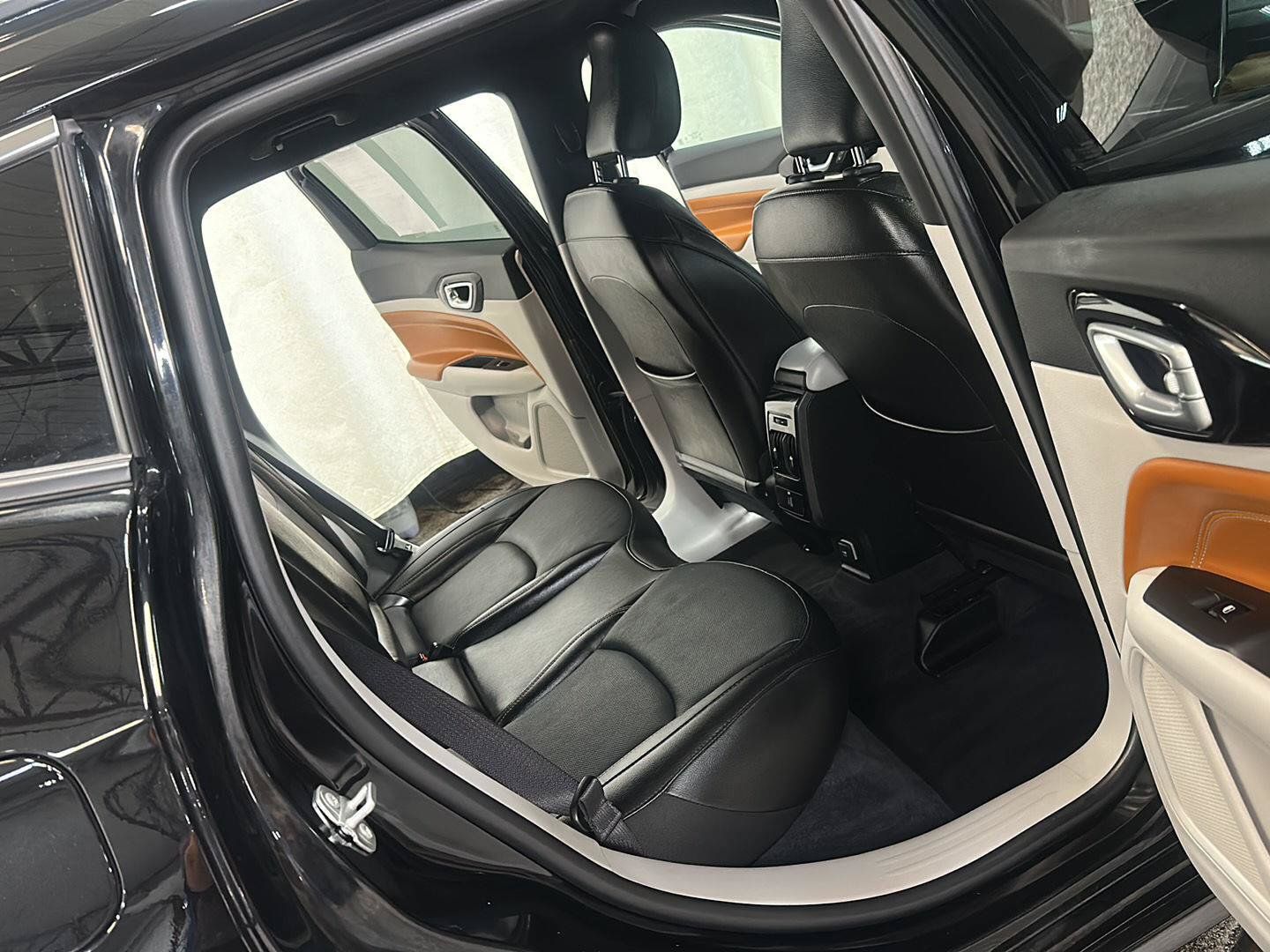 Certified 2023 Jeep Compass Limited w/ Elite Group AWD/4WD image 30