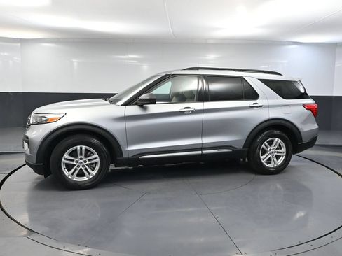 Used 2022 Ford Explorer XLT RWD image 8