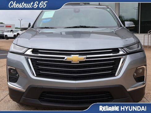 Used 2023 Chevrolet Traverse LT FWD image 8