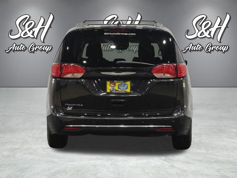 Used 2018 Chrysler Pacifica Touring-L w/ Tire & Wheel Group image 21