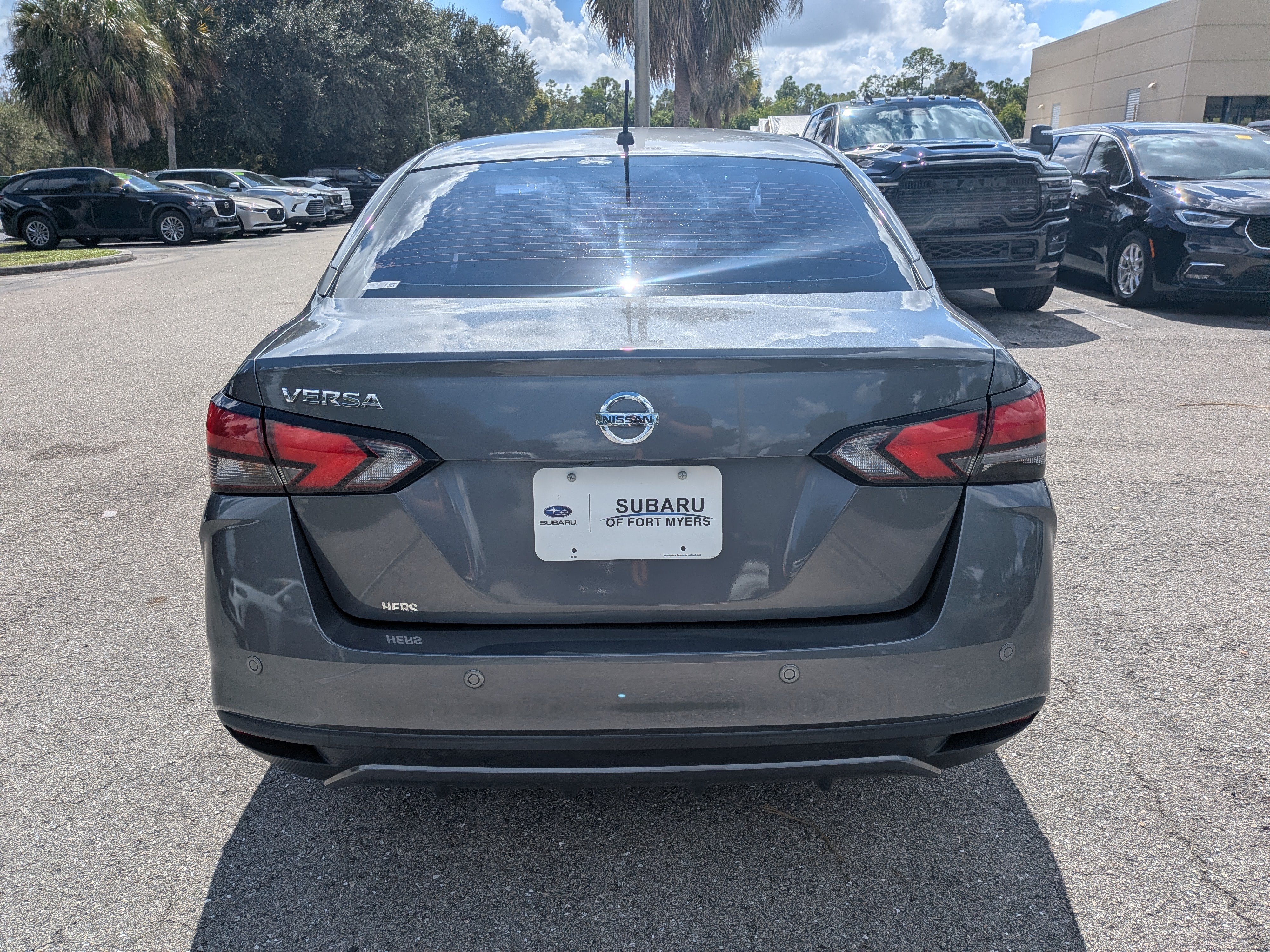 Used 2021 Nissan Versa S FWD image 5