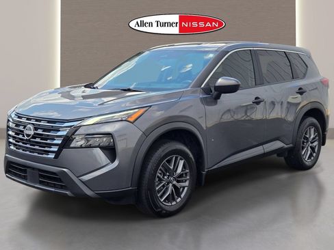 Used 2025 Nissan Rogue S FWD image 4