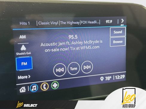 Used 2024 Chevrolet Trax RS w/ Sunroof Package FWD image 17