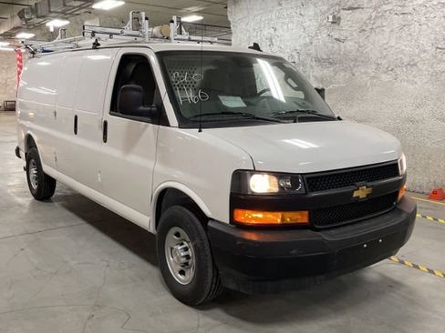 Used 2025 Chevrolet Express 2500 Extended w/ Communications Package image 11
