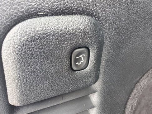 Used 2019 Jeep Grand Cherokee Altitude image 37