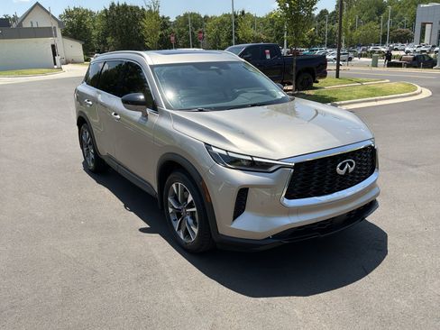 Used 2024 INFINITI QX60 Luxe w/ Performance Audio Package AWD/4WD image 7