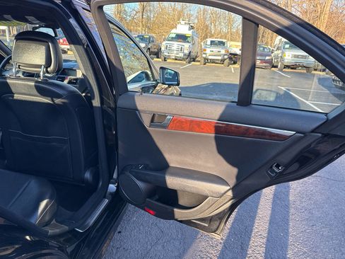 Used 2011 Mercedes-Benz C 300 4MATIC Sedan image 18