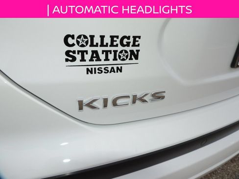 Used 2024 Nissan Kicks SV FWD image 11