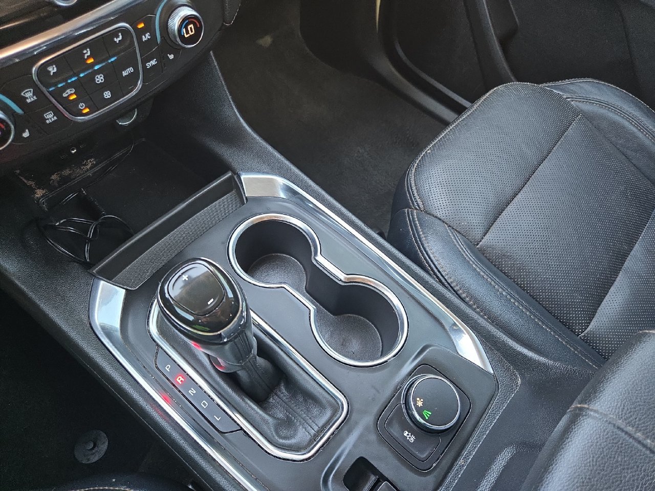 Used 2019 Chevrolet Traverse LT FWD image 25