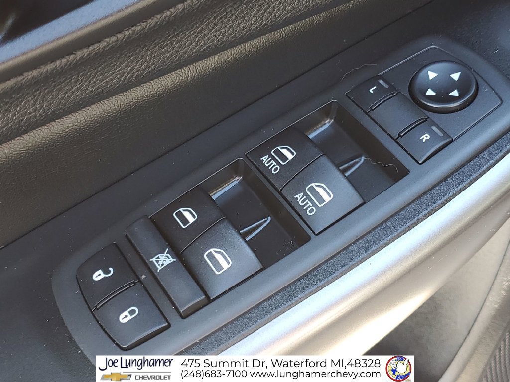 Used 2020 Jeep Cherokee Latitude Plus w/ Cold Weather Group AWD/4WD image 23