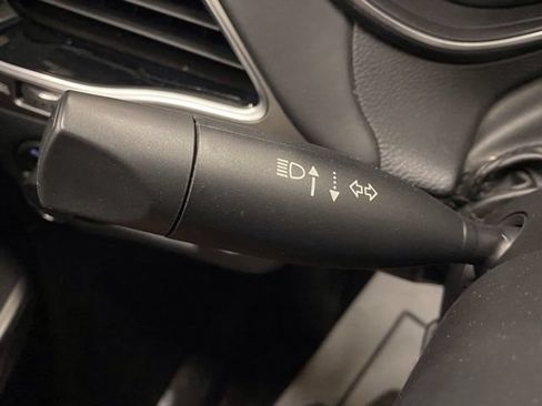 Used 2019 Jeep Cherokee Overland w/ Technology Group AWD/4WD image 30