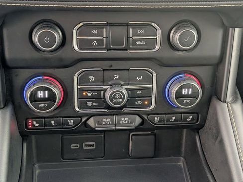 Certified 2023 Chevrolet Suburban Premier image 22