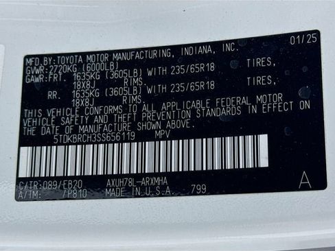 Certified 2025 Toyota Highlander XLE image 33