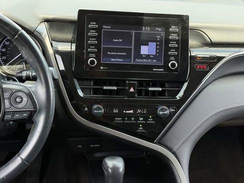 Used 2022 Toyota Camry SE FWD image 17